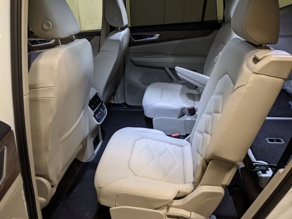 2026 Volkswagen Atlas SE w/Tech - Photo 23