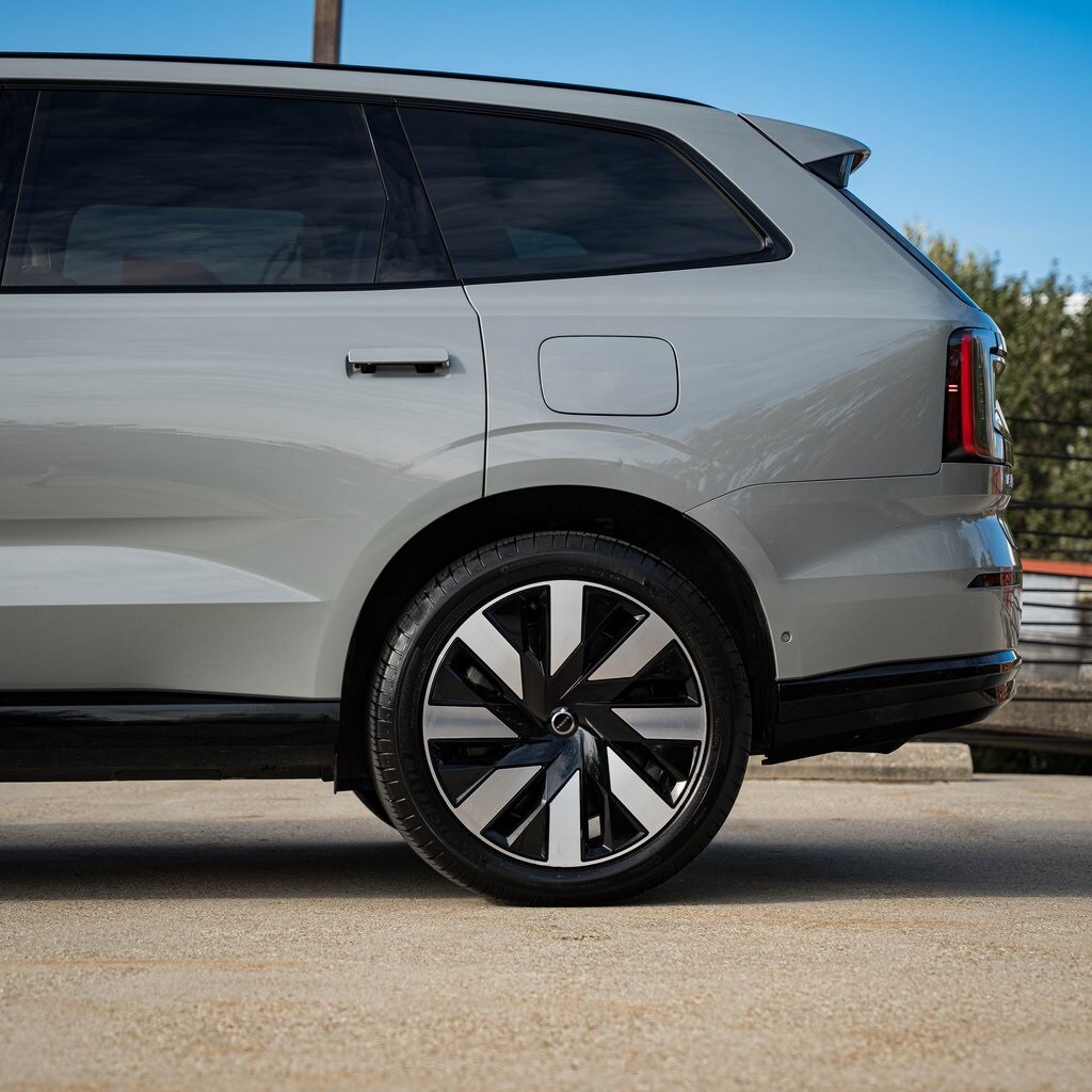 2025 Volvo EX90 Twin Motor Ultra photo 4