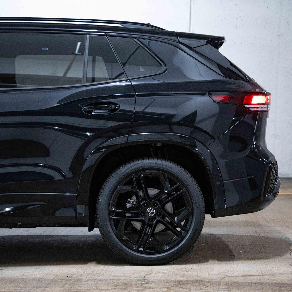 New 2026 Volkswagen Tiguan 2.0T SE R-Line Black SUV