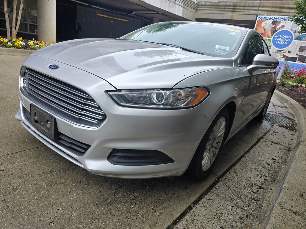 2015 Ford Fusion SE's photo