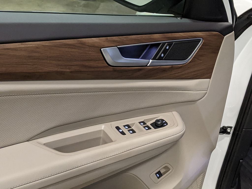 2026 Volkswagen Atlas SE w/Tech - Photo 10
