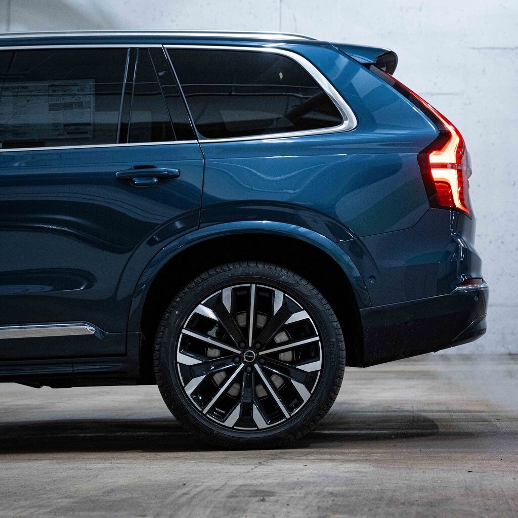 New 2026 Volvo XC90 plug-in hybrid T8 Plus 7-Seater SUV