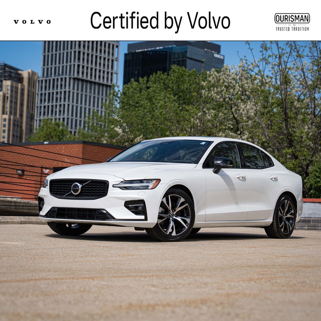 2025 Volvo S60 B5 Core Dark AWD's photo