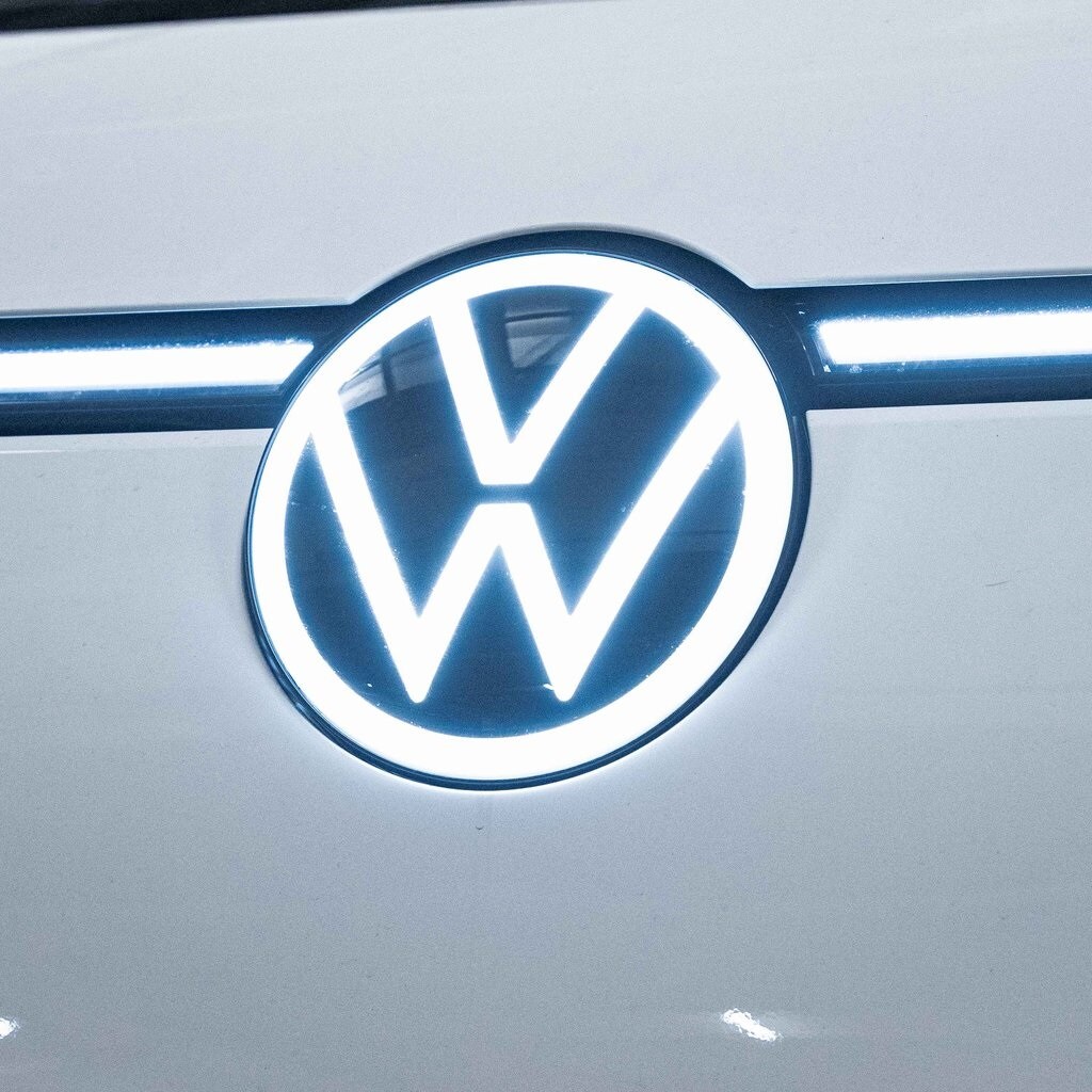 2025 Volkswagen ID. Buzz photo 3
