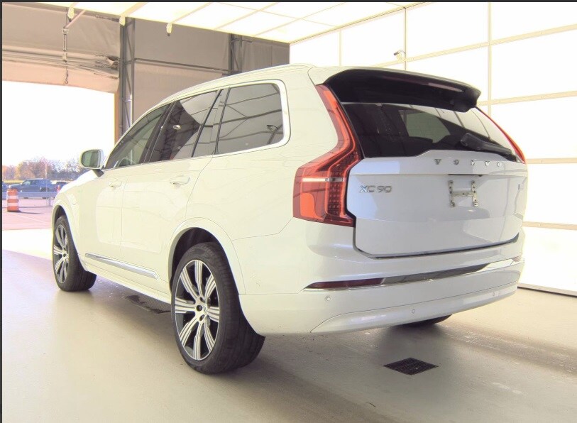 2024 Volvo XC90 T8 Core photo 3