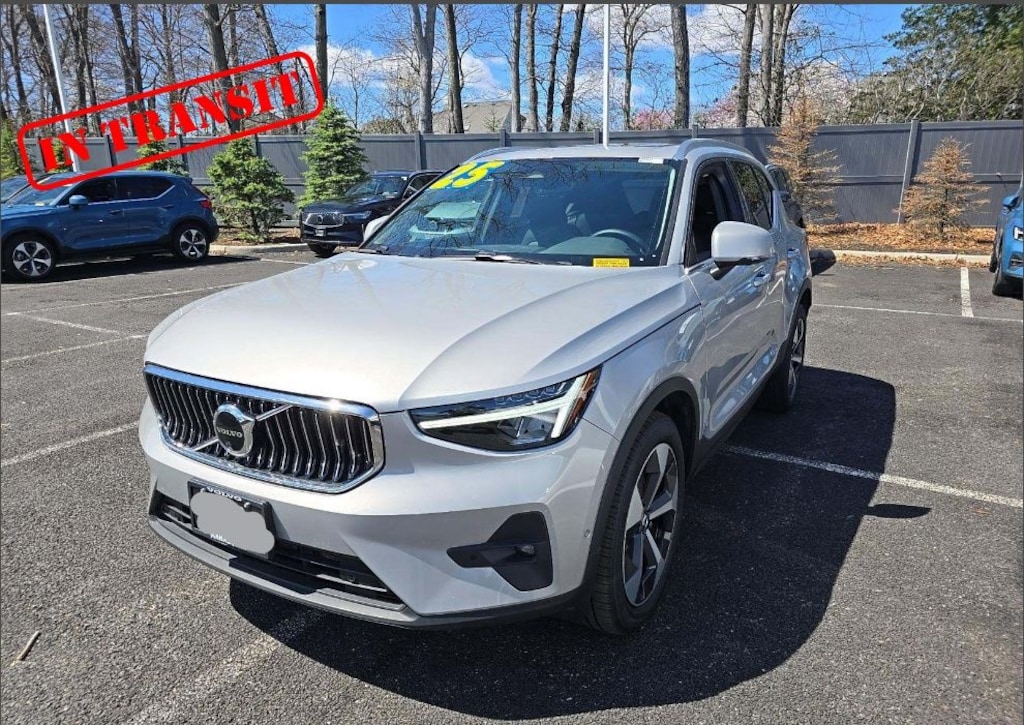 Used 2025 Volvo XC40 B5 Plus Bright Theme SUV
