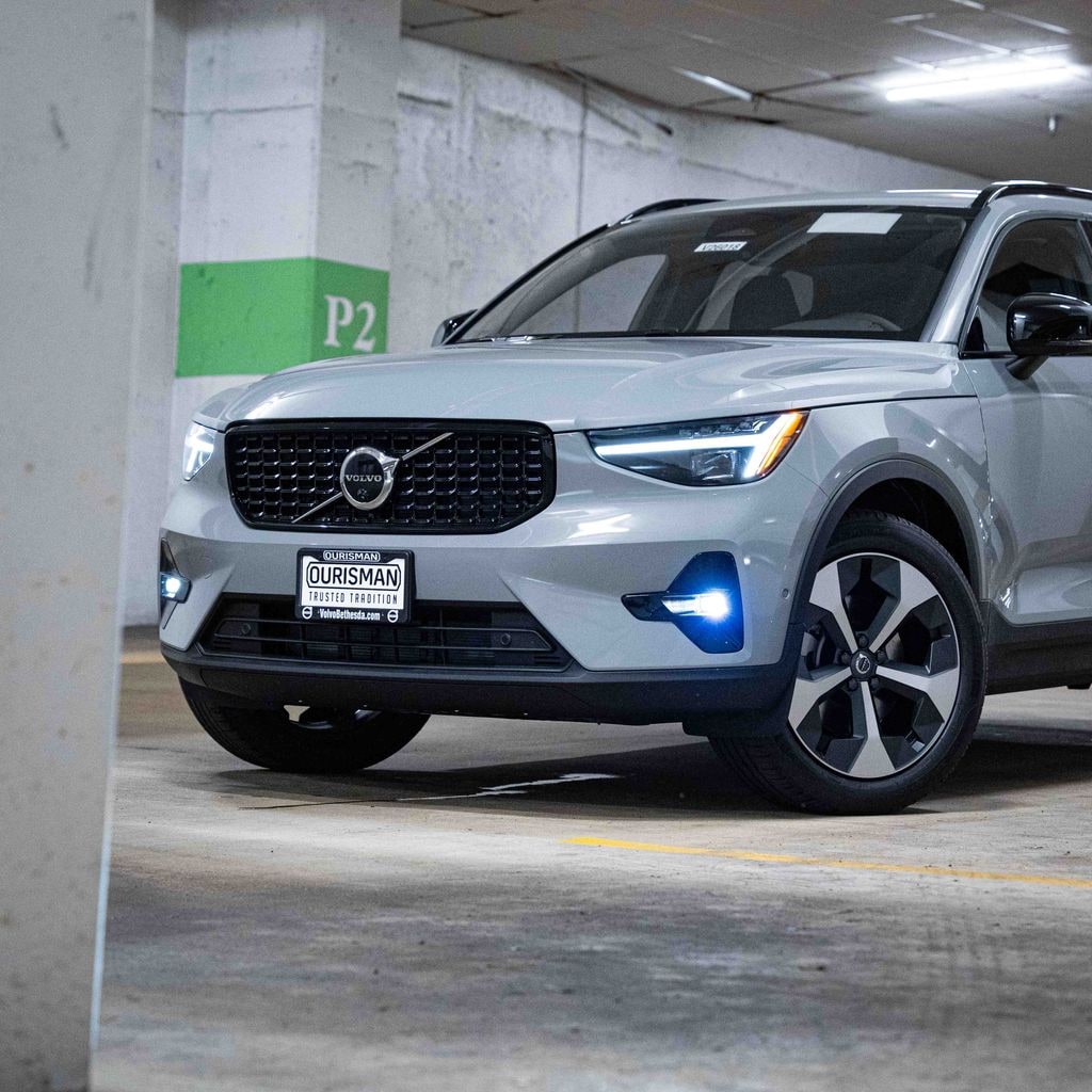 New 2026 Volvo XC40 B5 Plus SUV