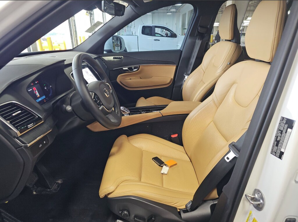 Used 2025 Volvo XC90 plug-in hybrid T8 Ultra SUV