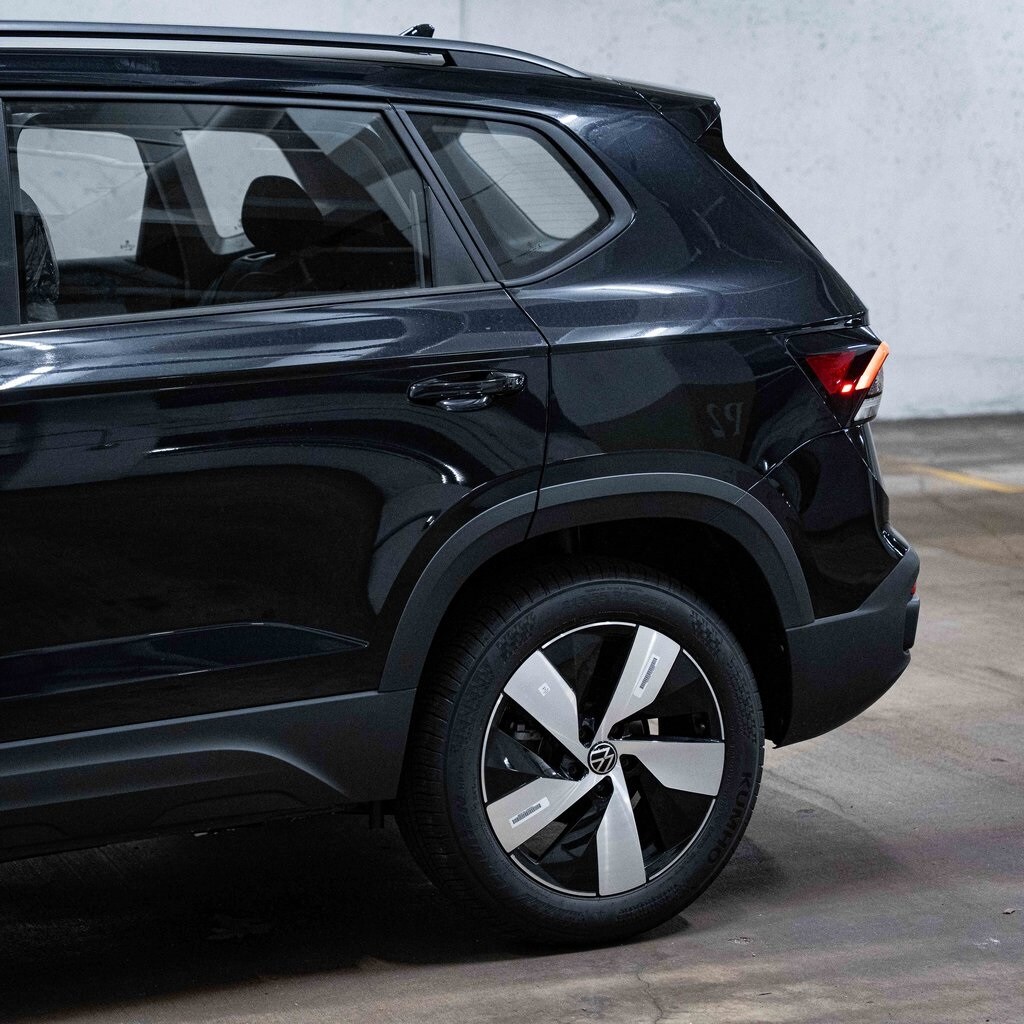 2025 Volkswagen Taos S photo 2