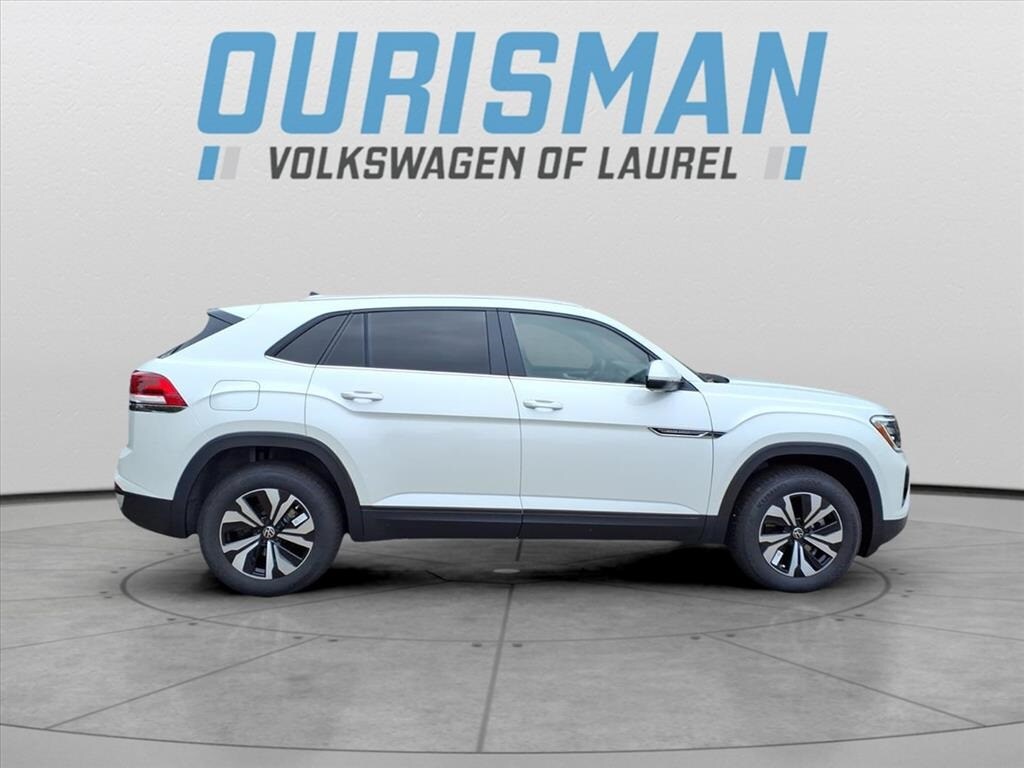 2026 Volkswagen Atlas Cross Sport SE photo 2
