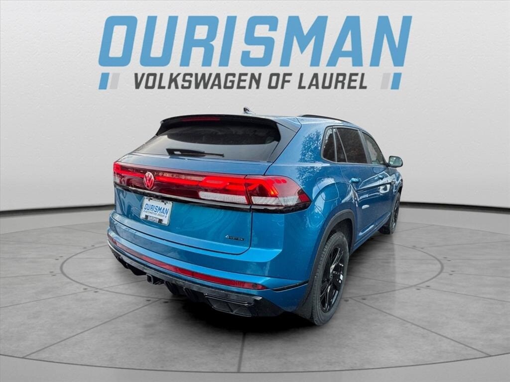 2025 Volkswagen Atlas Cross Sport SEL R-Line photo 3