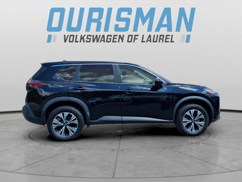 2023 Nissan Rogue SV photo 2