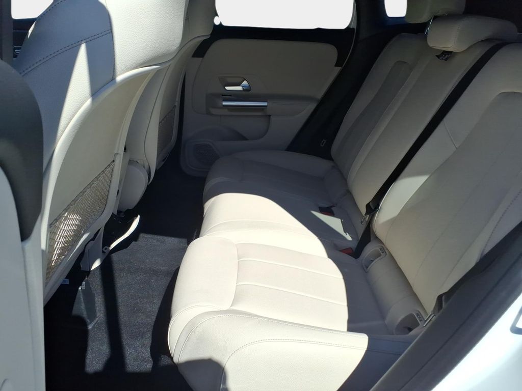 2025 Mercedes-Benz GLA GLA250 - Photo 18