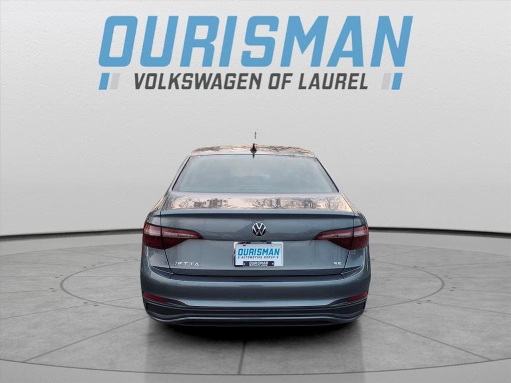 Used 2024 Volkswagen Jetta 1.5T SE Sedan