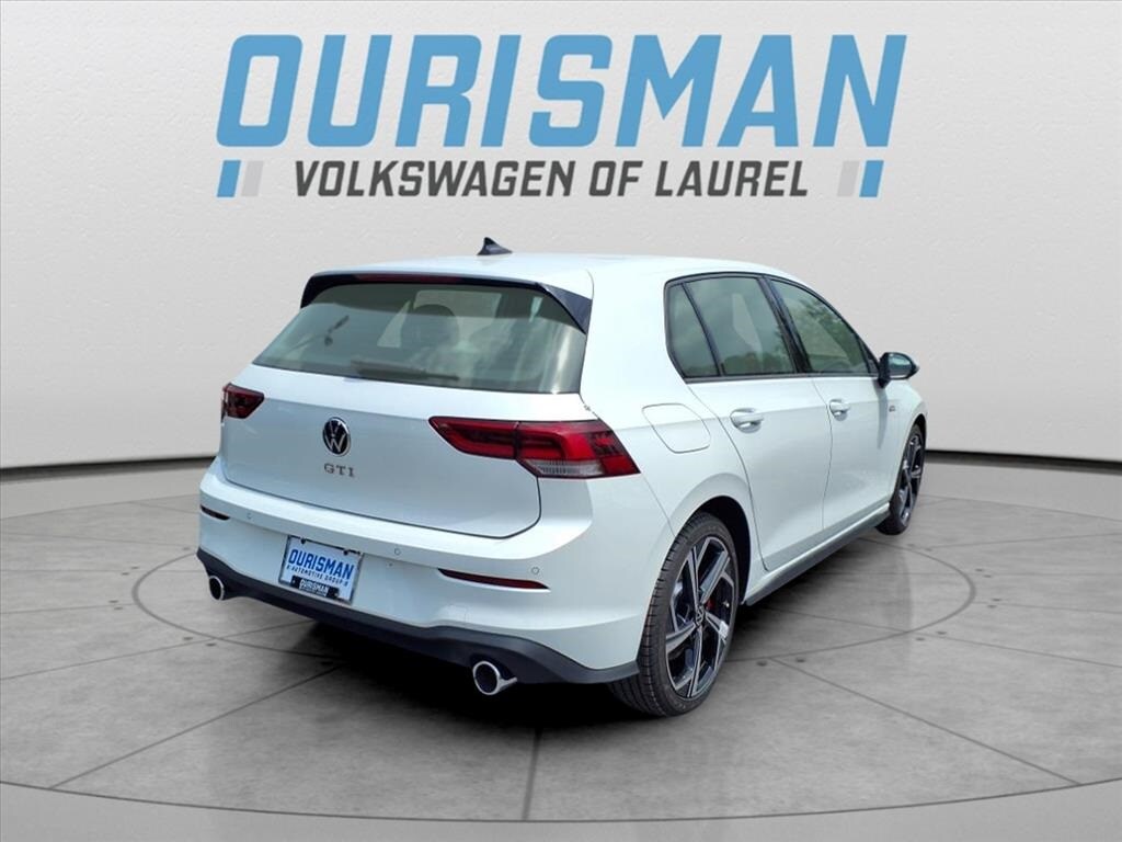 2025 Volkswagen Golf GTI SE photo 3