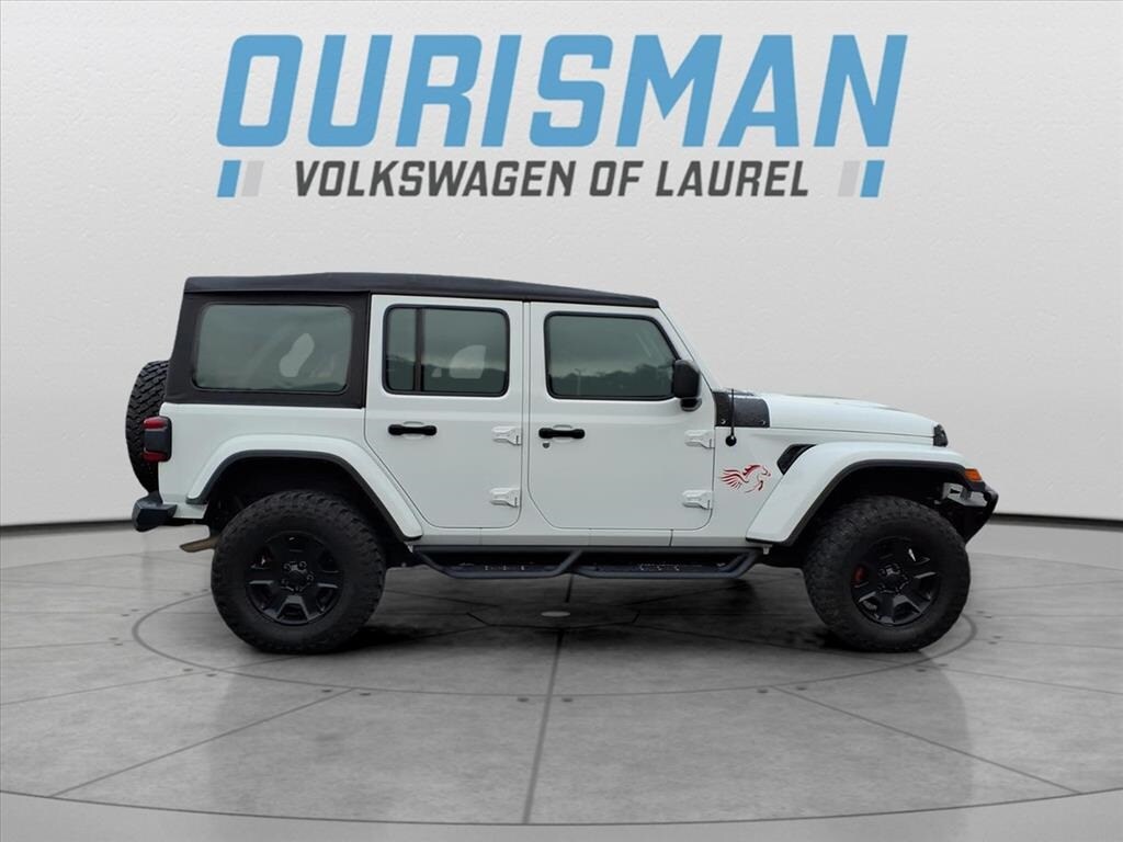 2018 Jeep Wrangler Unlimited Sahara photo 2