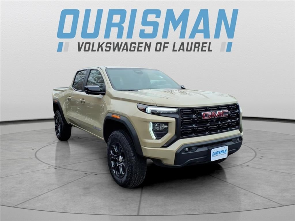 2024 GMC Canyon Elevation's photo