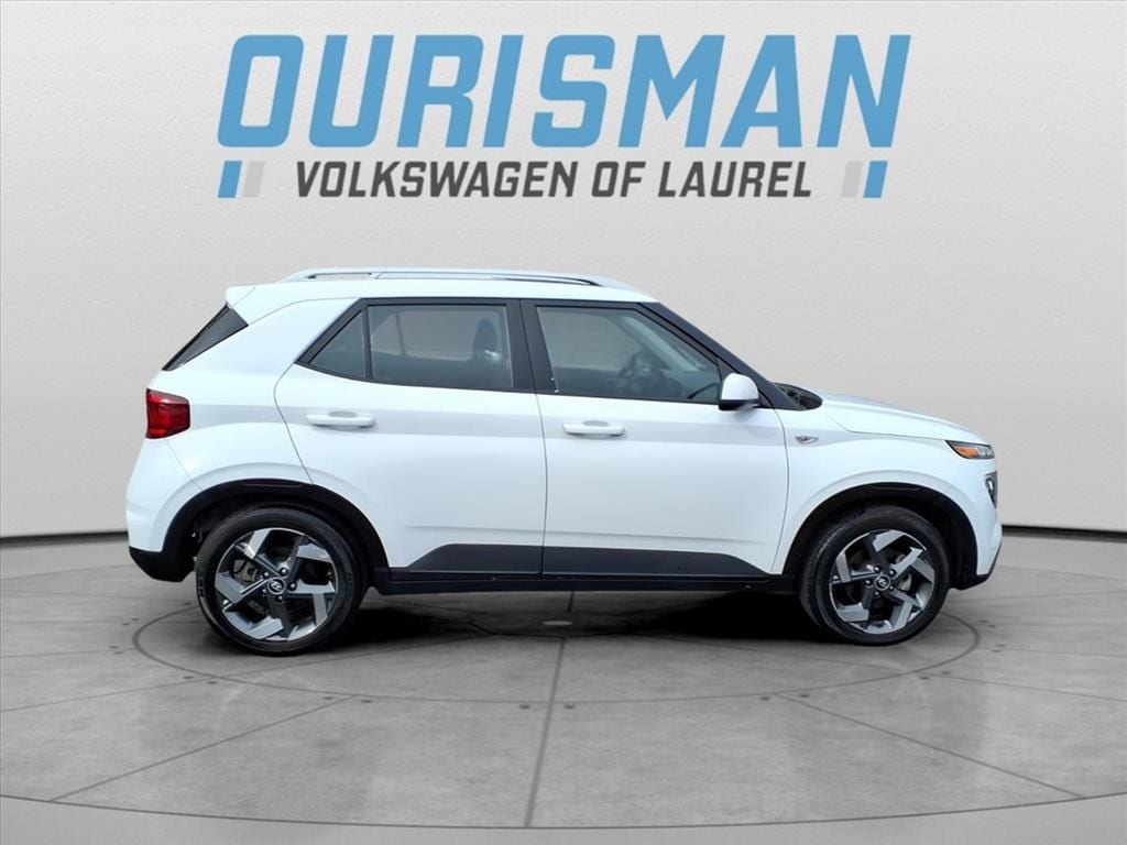 Used 2023 Hyundai Venue SEL SUV