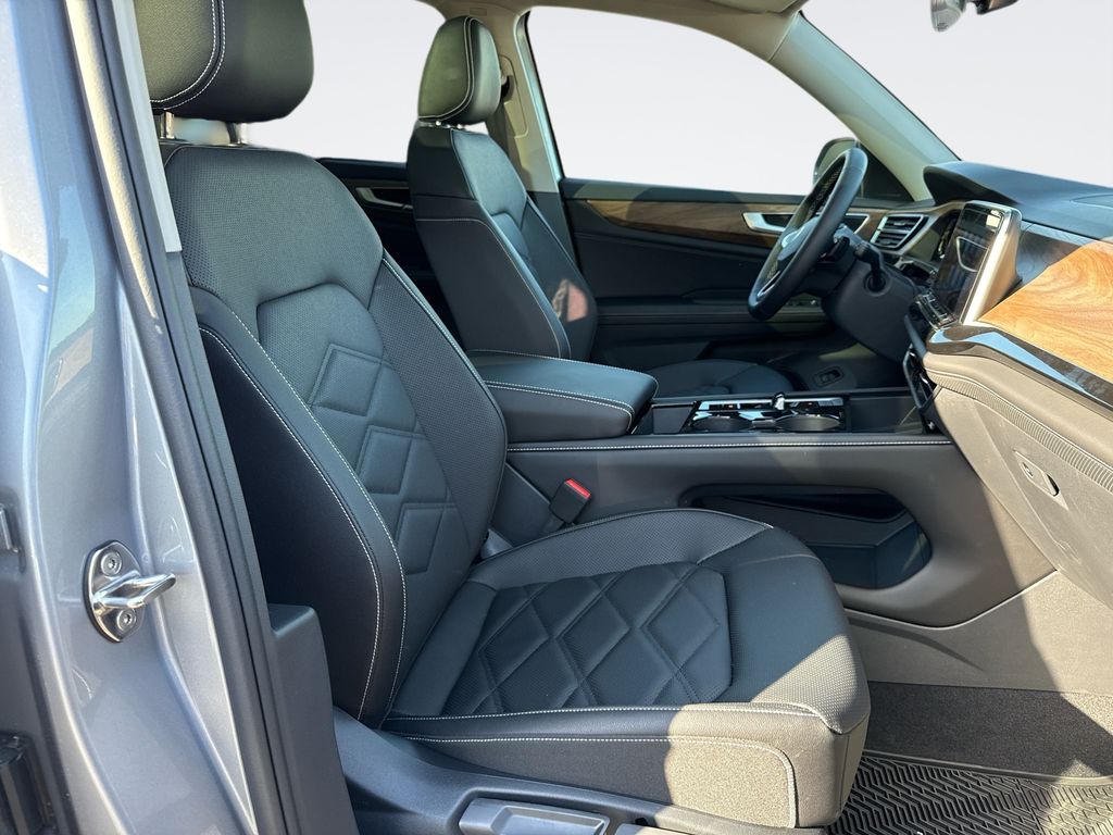 2026 Volkswagen Atlas SE w/Tech - Photo 24
