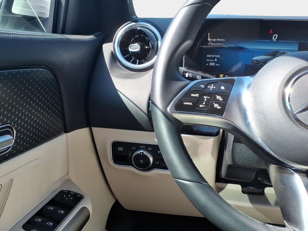 2025 Mercedes-Benz GLA GLA250 - Photo 6