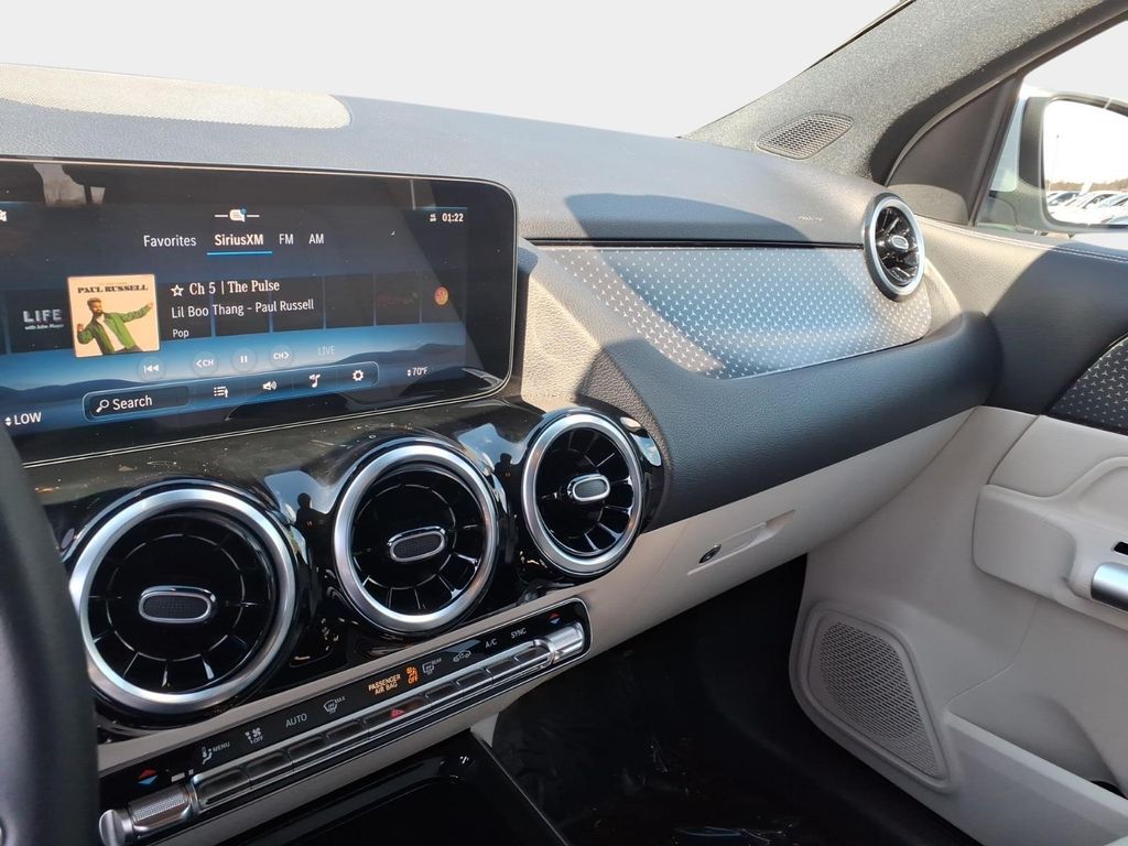 2025 Mercedes-Benz GLA GLA250 - Photo 17