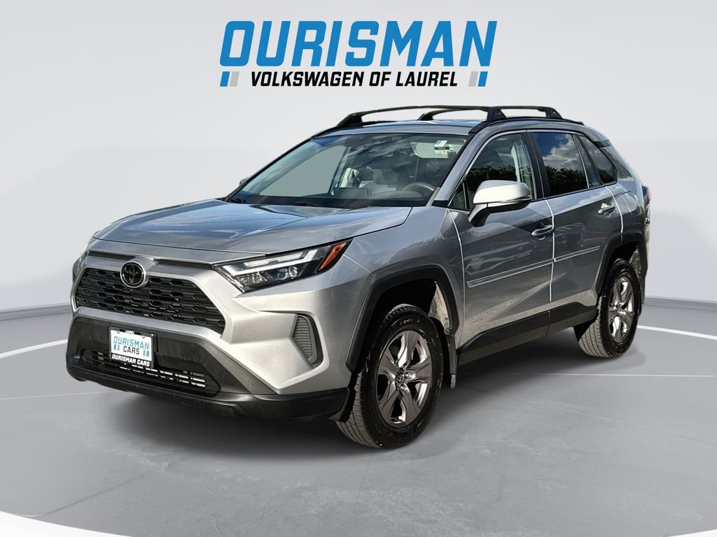 2023 Toyota RAV4 XLE AWD's photo