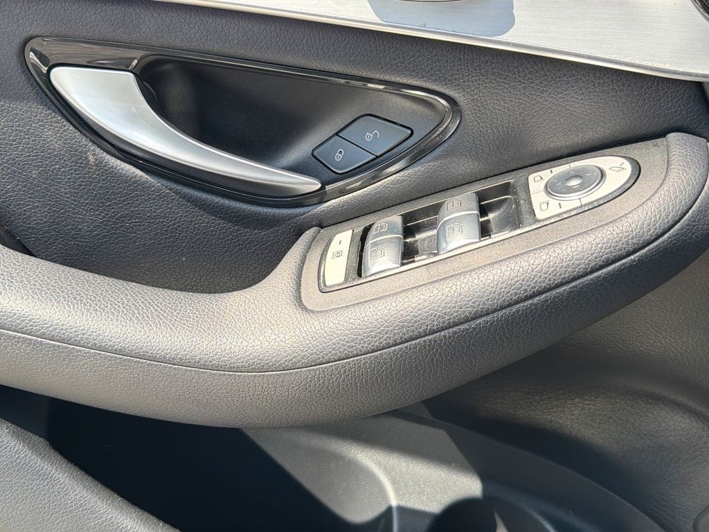 2021 Mercedes-Benz GLC GLC300 - Photo 15