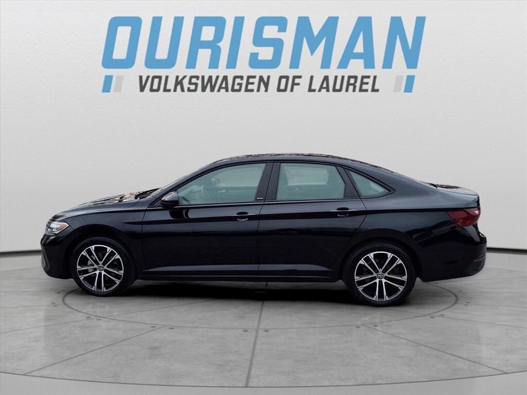 2024 Volkswagen Jetta 1.5T Sport photo 3