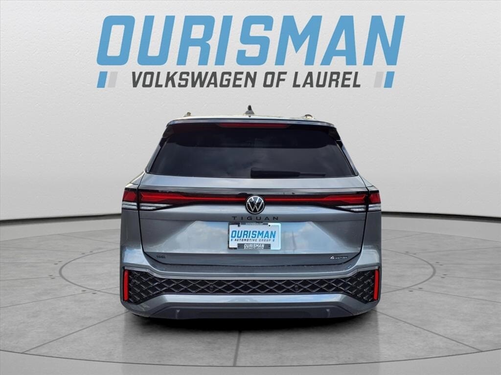 2025 Volkswagen Tiguan SE R-Line Black photo 4