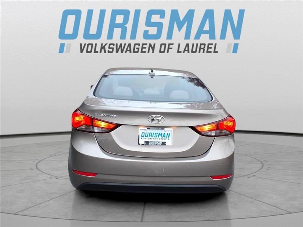 Used 2016 Hyundai Elantra SE Sedan