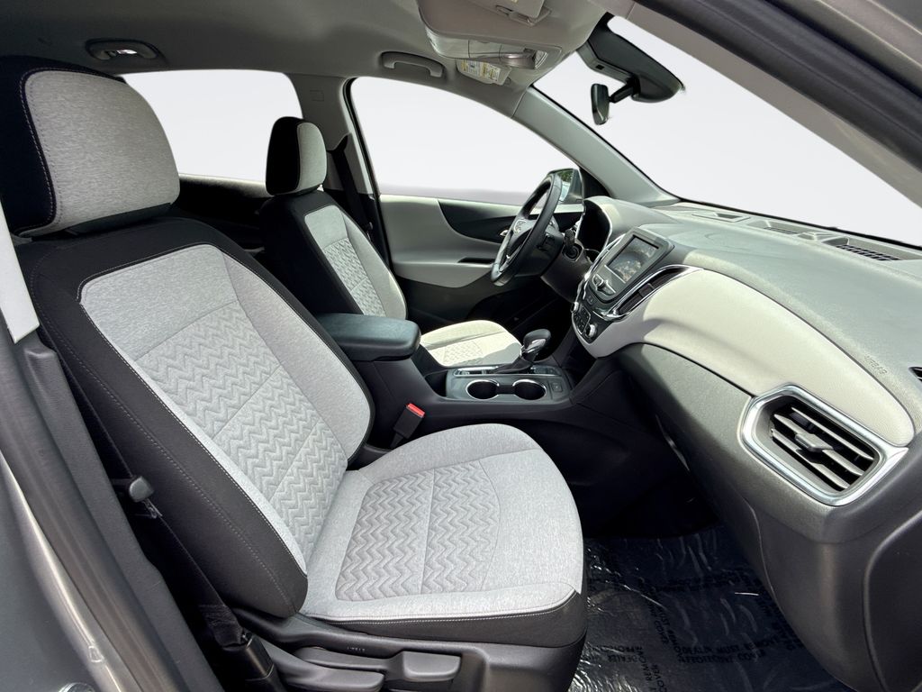 2024 Chevrolet Equinox LT - Photo 25