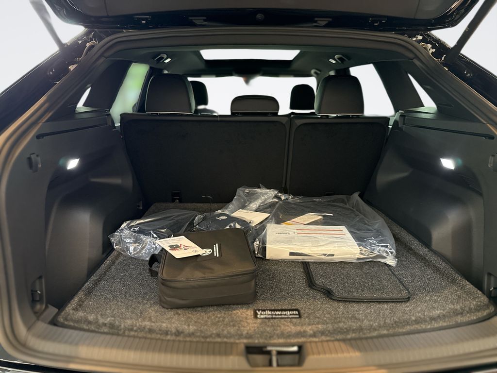 2026 Volkswagen Atlas Cross Sport SEL Premium R-LINE - Photo 19