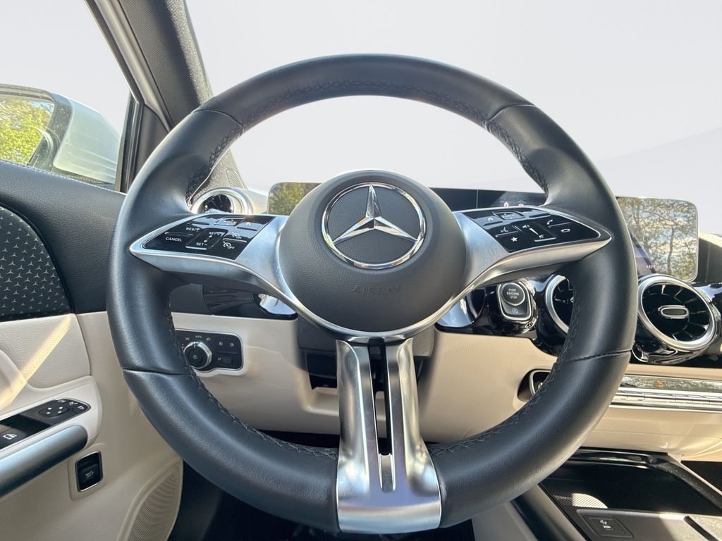 2025 Mercedes-Benz GLA GLA250 - Photo 11