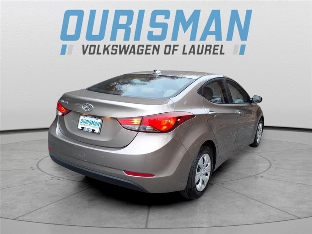 Used 2016 Hyundai Elantra SE Sedan