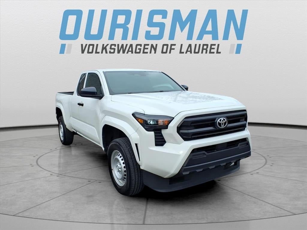 2024 Toyota Tacoma SR's photo