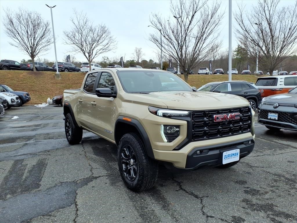 2024 GMC Canyon Elevation's photo