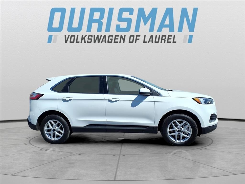 2024 Ford Edge SEL photo 2