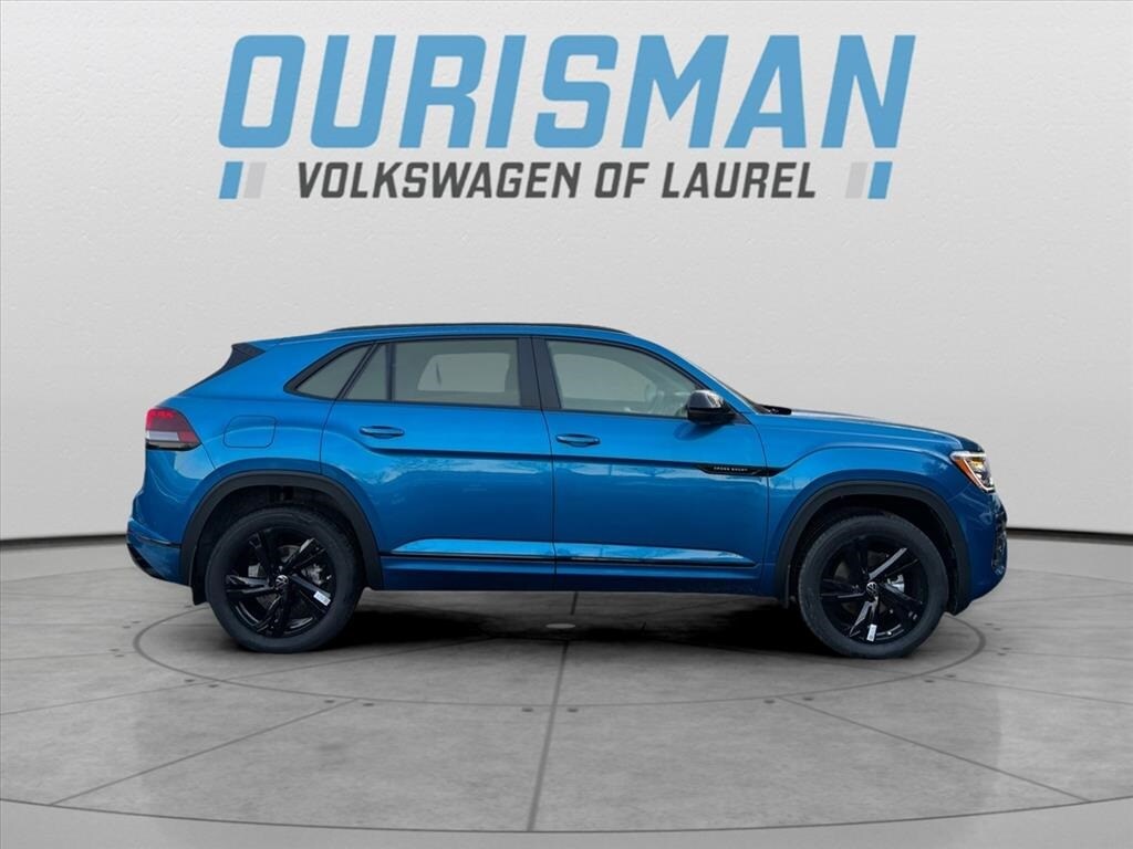 2025 Volkswagen Atlas Cross Sport SEL R-Line photo 2