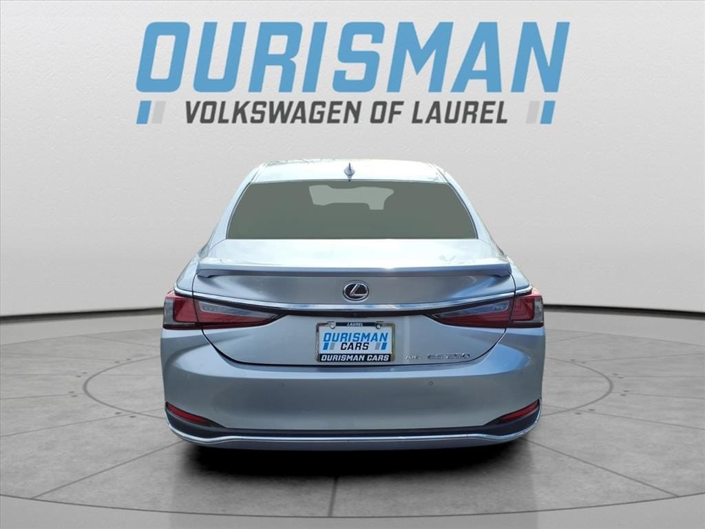 Used 2023 Lexus ES 250 Sedan