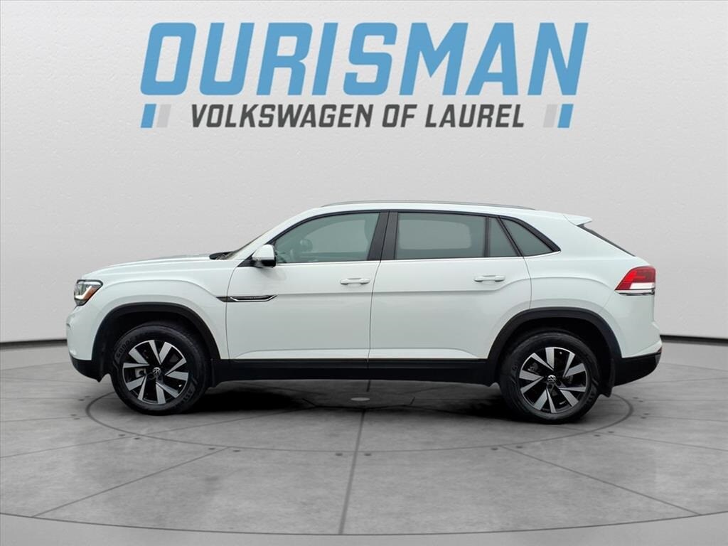 2022 Volkswagen Atlas Cross Sport SE photo 3