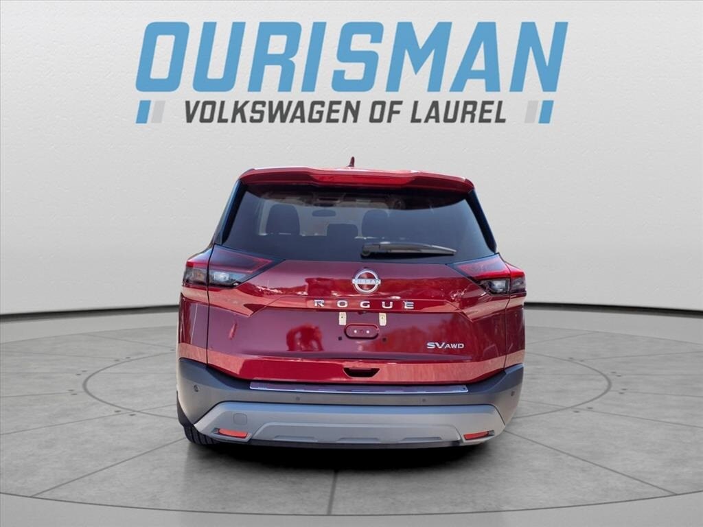 2022 Nissan Rogue SV photo 2