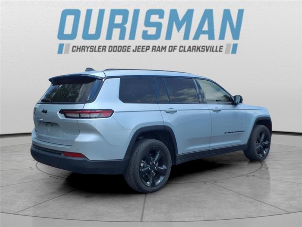 2023 Jeep Grand Cherokee Altitude photo 2