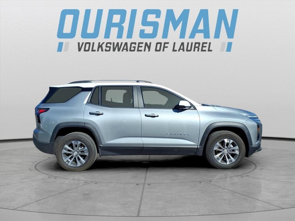 2025 Chevrolet Equinox LT photo 2