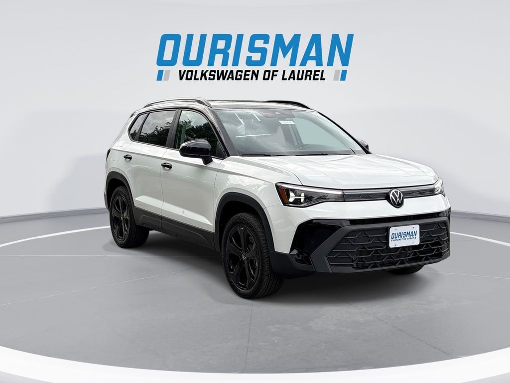 New 2026 Volkswagen Taos 1.5T SE Black SUV