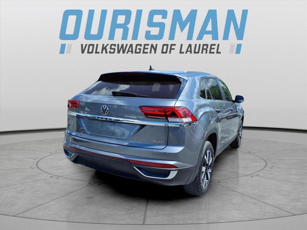 2022 Volkswagen Atlas Cross Sport SE photo 3