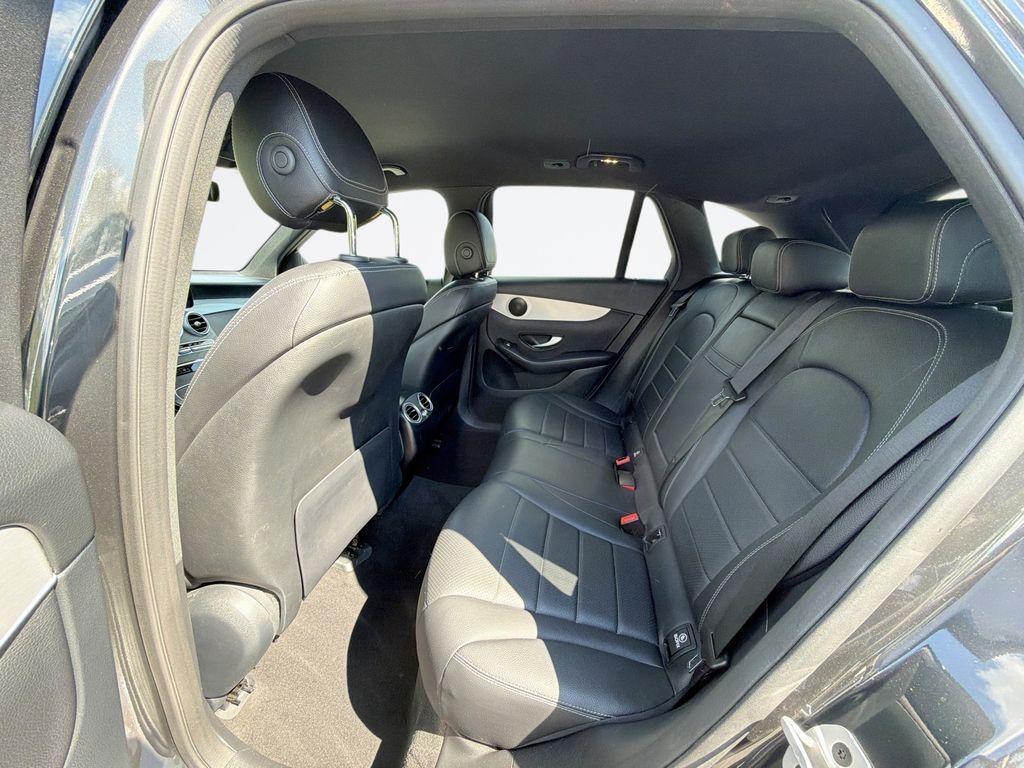 2021 Mercedes-Benz GLC GLC300 - Photo 25