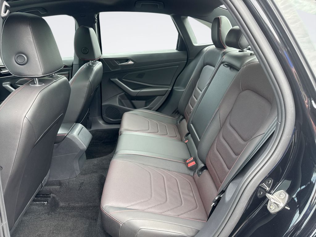2023 Volkswagen Jetta 24