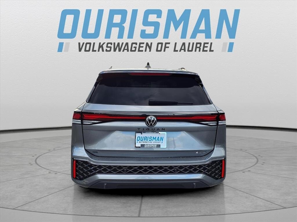 2025 Volkswagen Tiguan SE R-Line Black photo 4