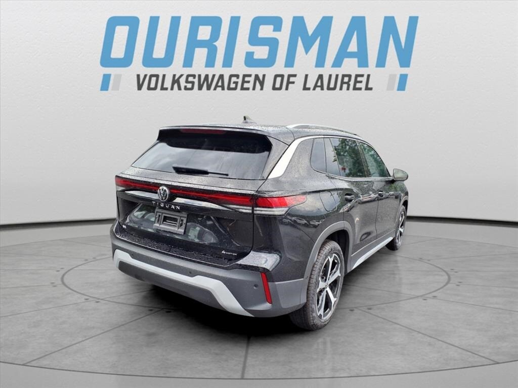 2025 Volkswagen Tiguan SE photo 3