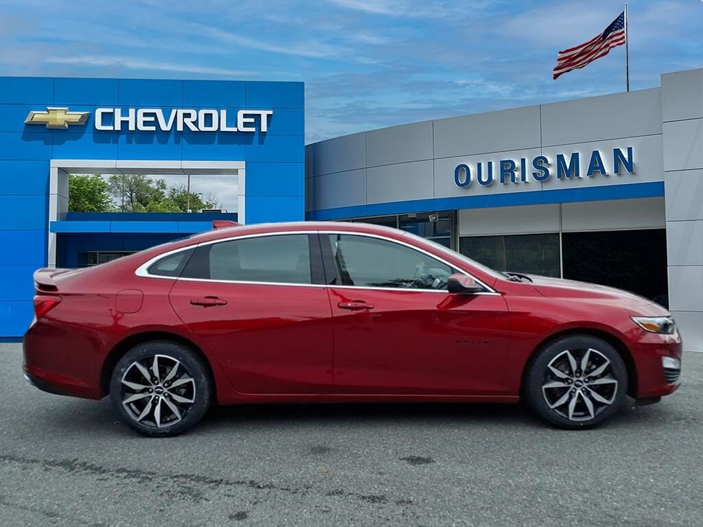 2024 Chevrolet Malibu RS photo 2